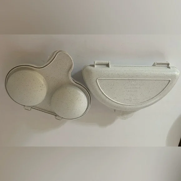 Nordic Ware Speckled Egg Poacher and Omelette Maker - Picture 2 of 8